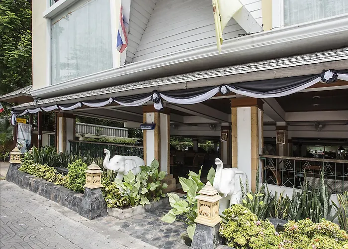 Royal Ivory Sukhumvit Nana 3*