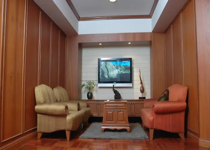 Royal Ivory Sukhumvit Nana 3*