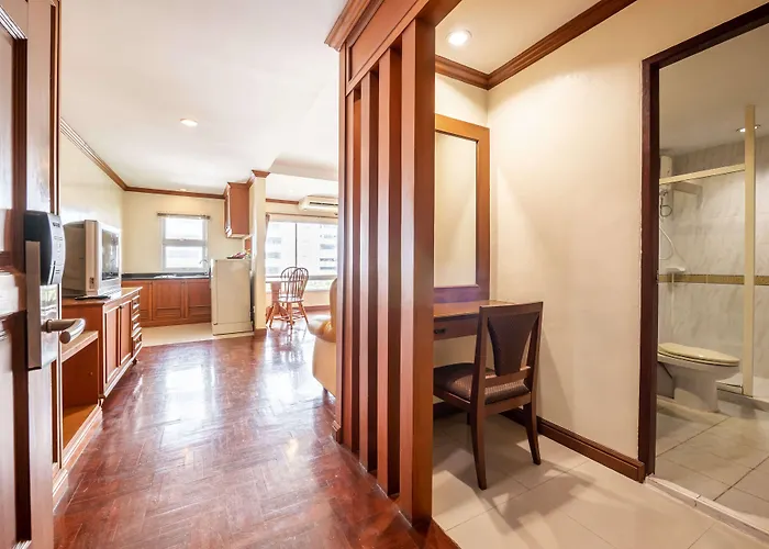 Royal Ivory Sukhumvit Nana Отель 3*