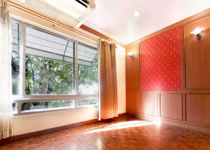 Royal Ivory Sukhumvit Nana Отель Бангкок