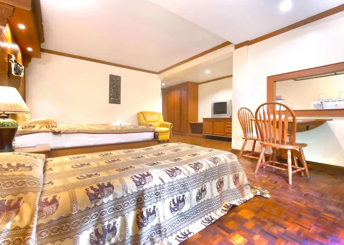 Отель Royal Ivory Sukhumvit Nana Бангкок