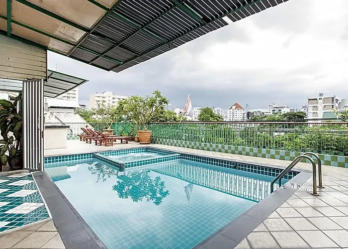 Royal Ivory Sukhumvit Nana Отель 3*