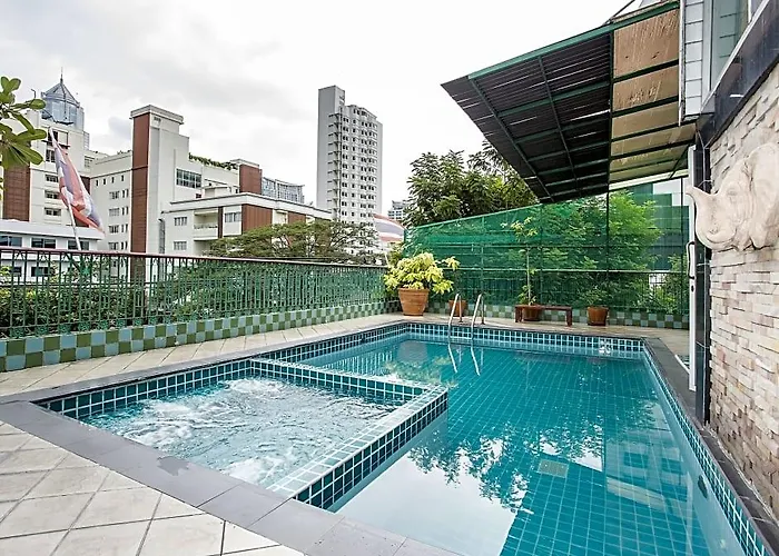 Отель Royal Ivory Sukhumvit Nana Бангкок