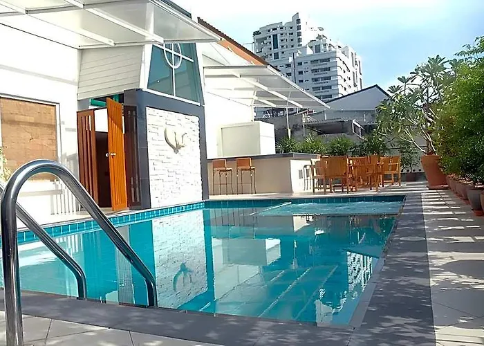 Royal Ivory Sukhumvit Nana Отель Бангкок