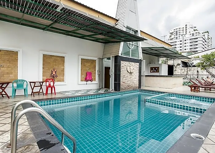 Royal Ivory Sukhumvit Nana 3*