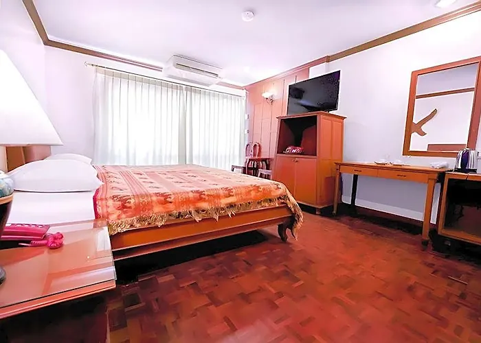 Отель Royal Ivory Sukhumvit Nana Бангкок