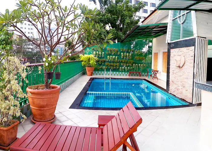 Отель Royal Ivory Sukhumvit Nana Бангкок